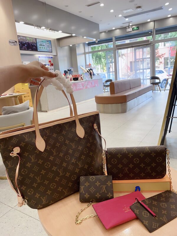 wsxc1773625982811_1 Louis Vuitton 3pcs Set