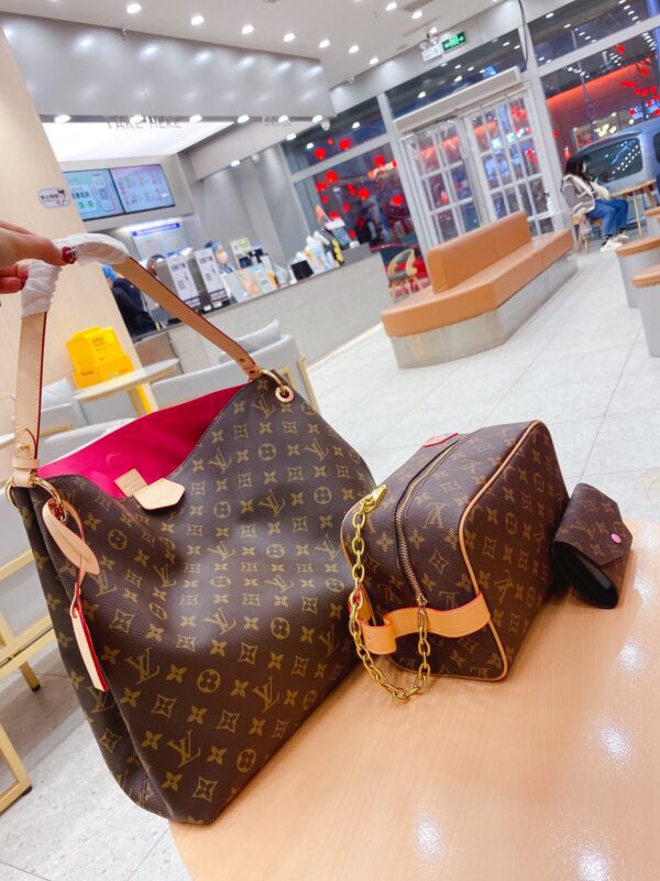 wsxc1773640020301_2 Louis Vuitton 3pcs Set